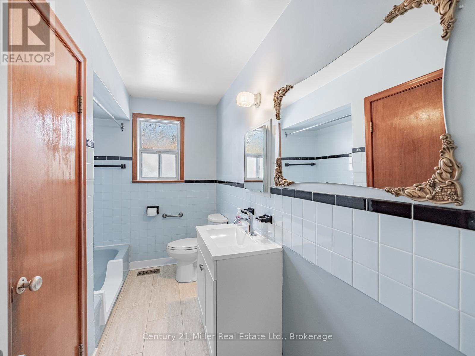 309 Queen Mary Drive, Oakville (co Central), Ontario