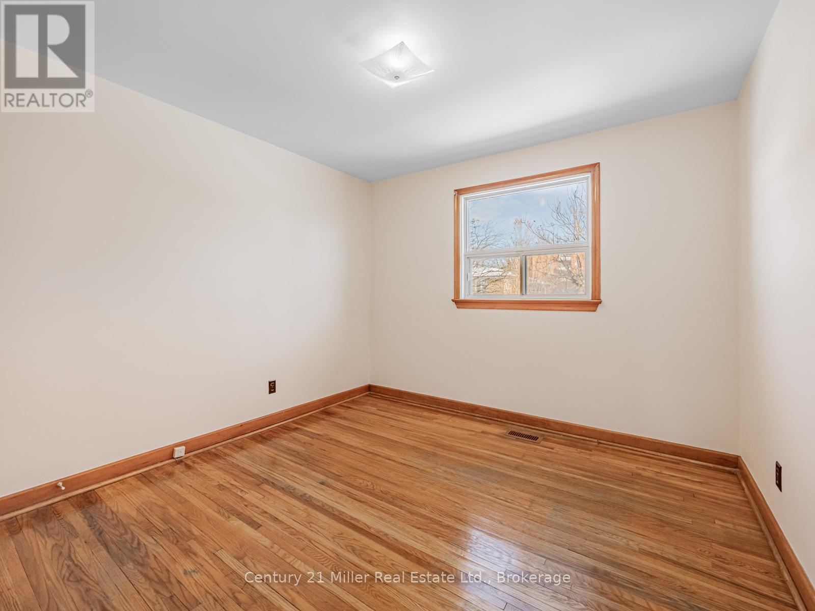 309 Queen Mary Drive, Oakville (co Central), Ontario