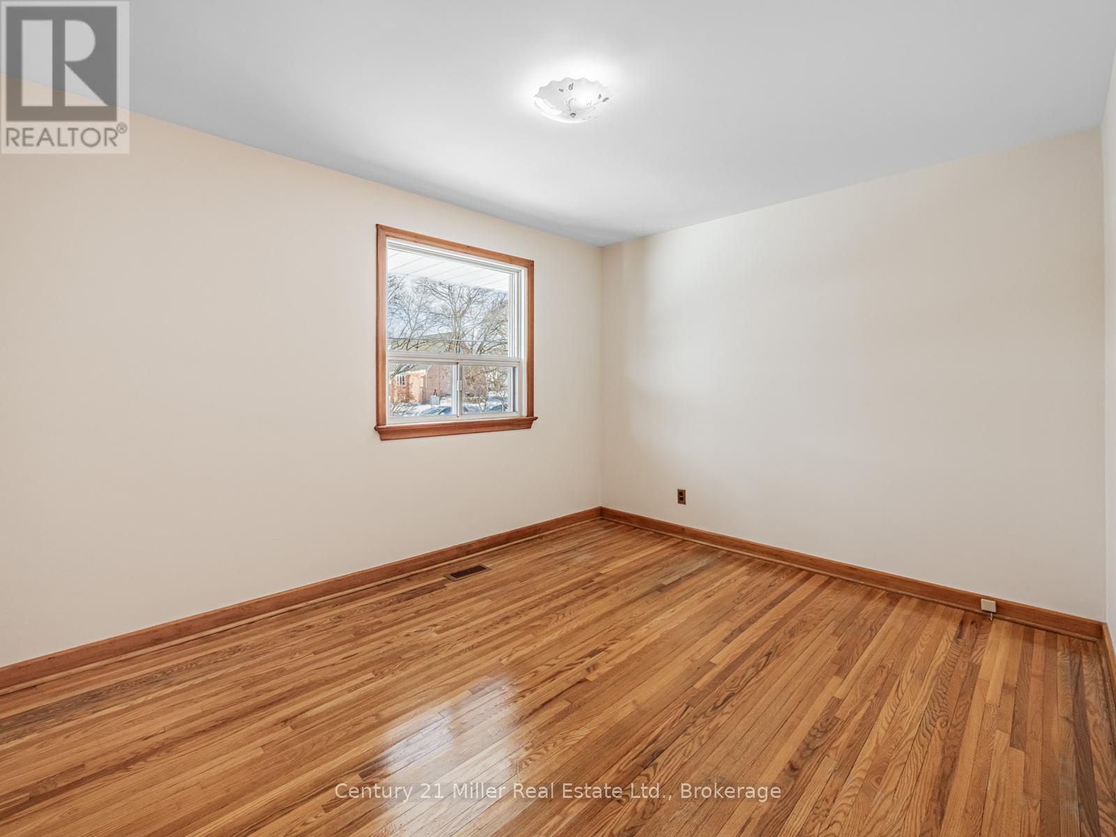 309 Queen Mary Drive, Oakville (co Central), Ontario