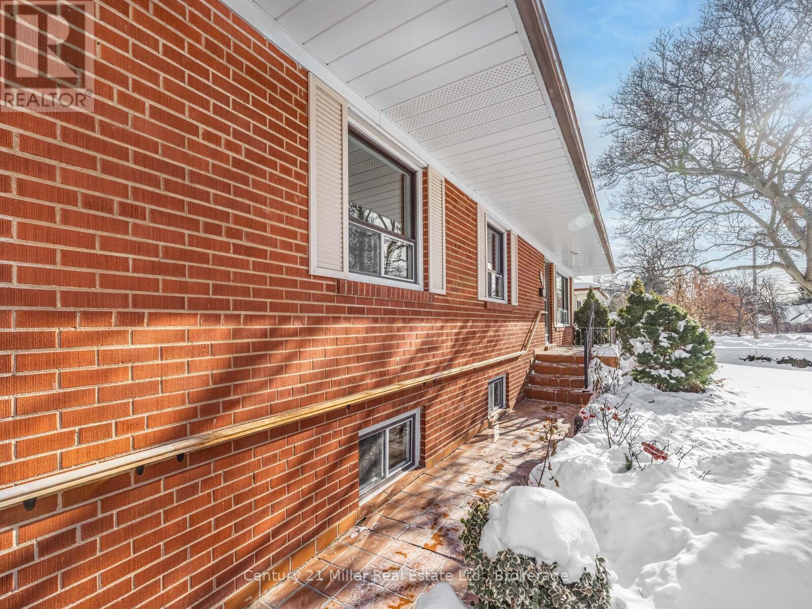 309 Queen Mary Drive, Oakville (co Central), Ontario