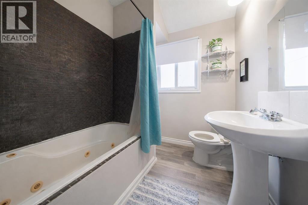 5008 43 Avenueclose, Ponoka, Alberta