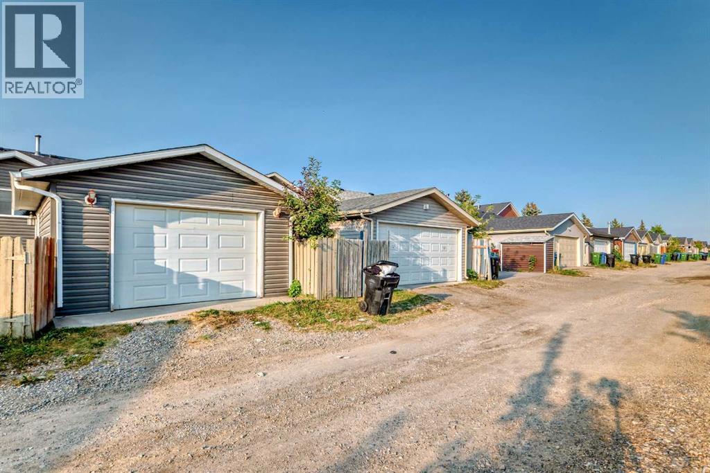 11 Martinwood Road Ne, Calgary, Alberta