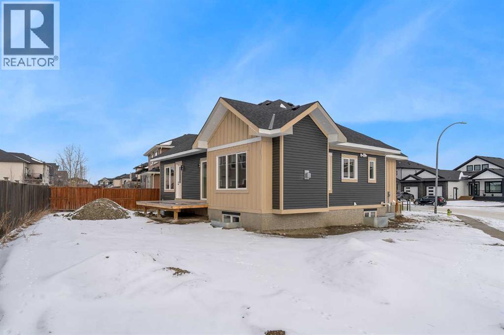 32 Lakes Estates Circle, Strathmore, Alberta