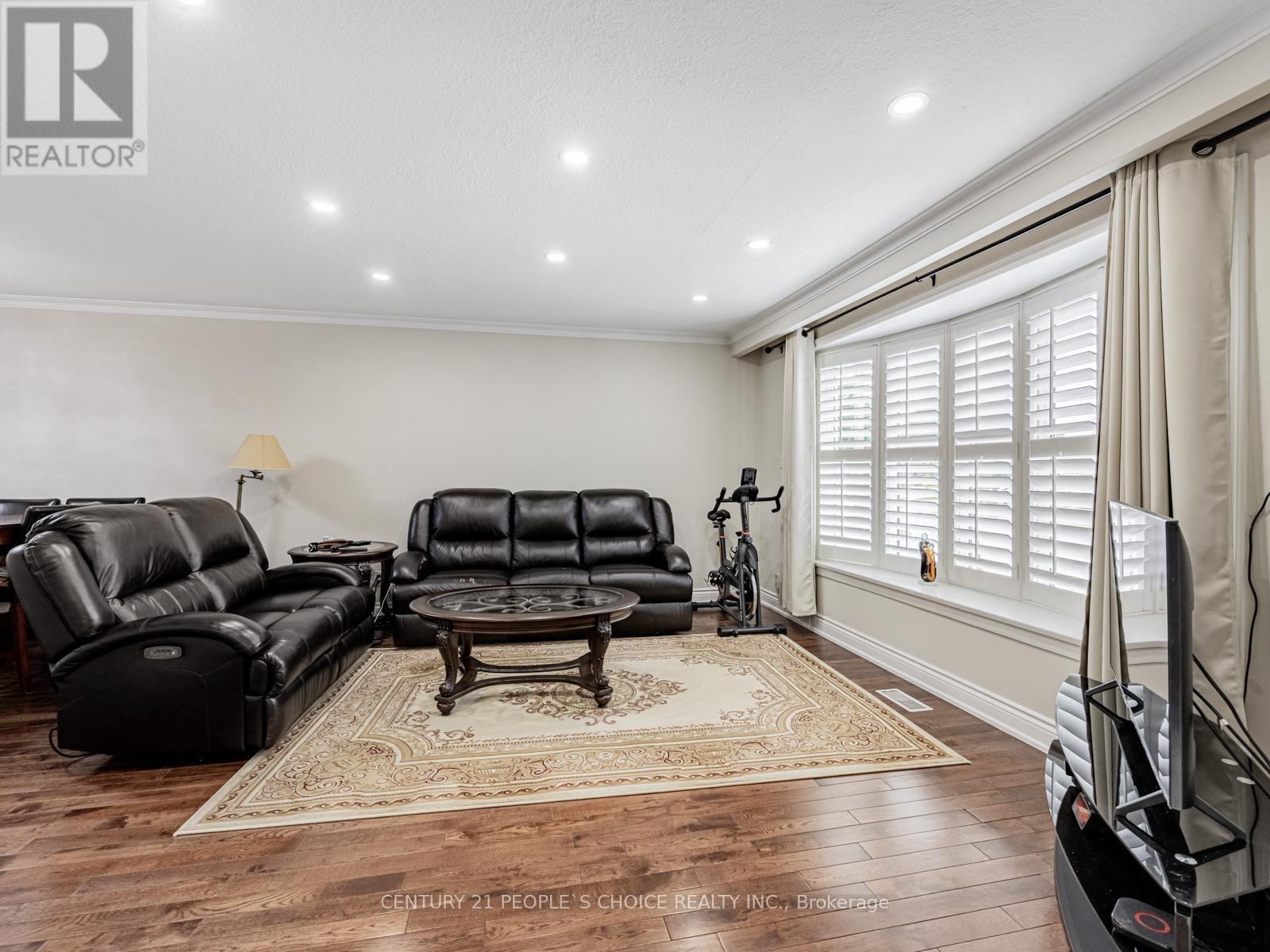 43 Shendale Drive, Toronto (elms-old Rexdale), Ontario