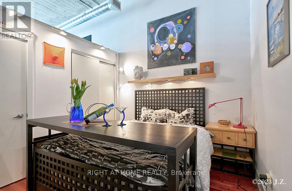 217 - 637 Lake Shore Boulevard W, Toronto (niagara), Ontario