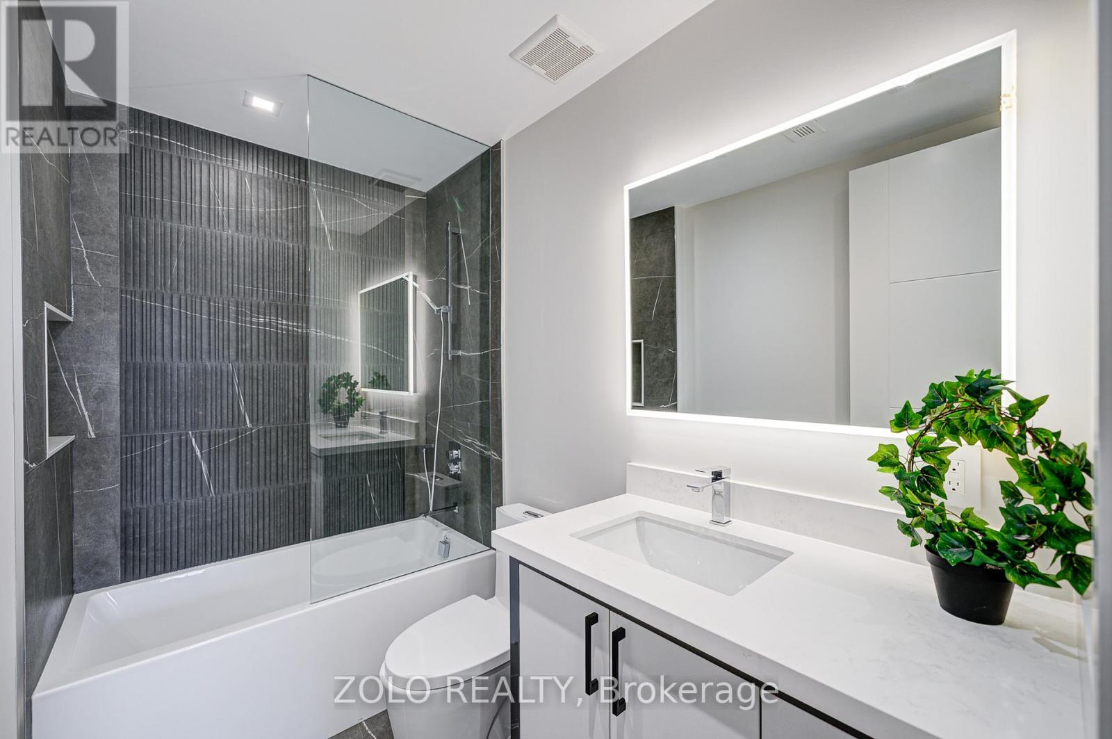 151 Dewbourne Avenue, Toronto (humewood-cedarvale), Ontario