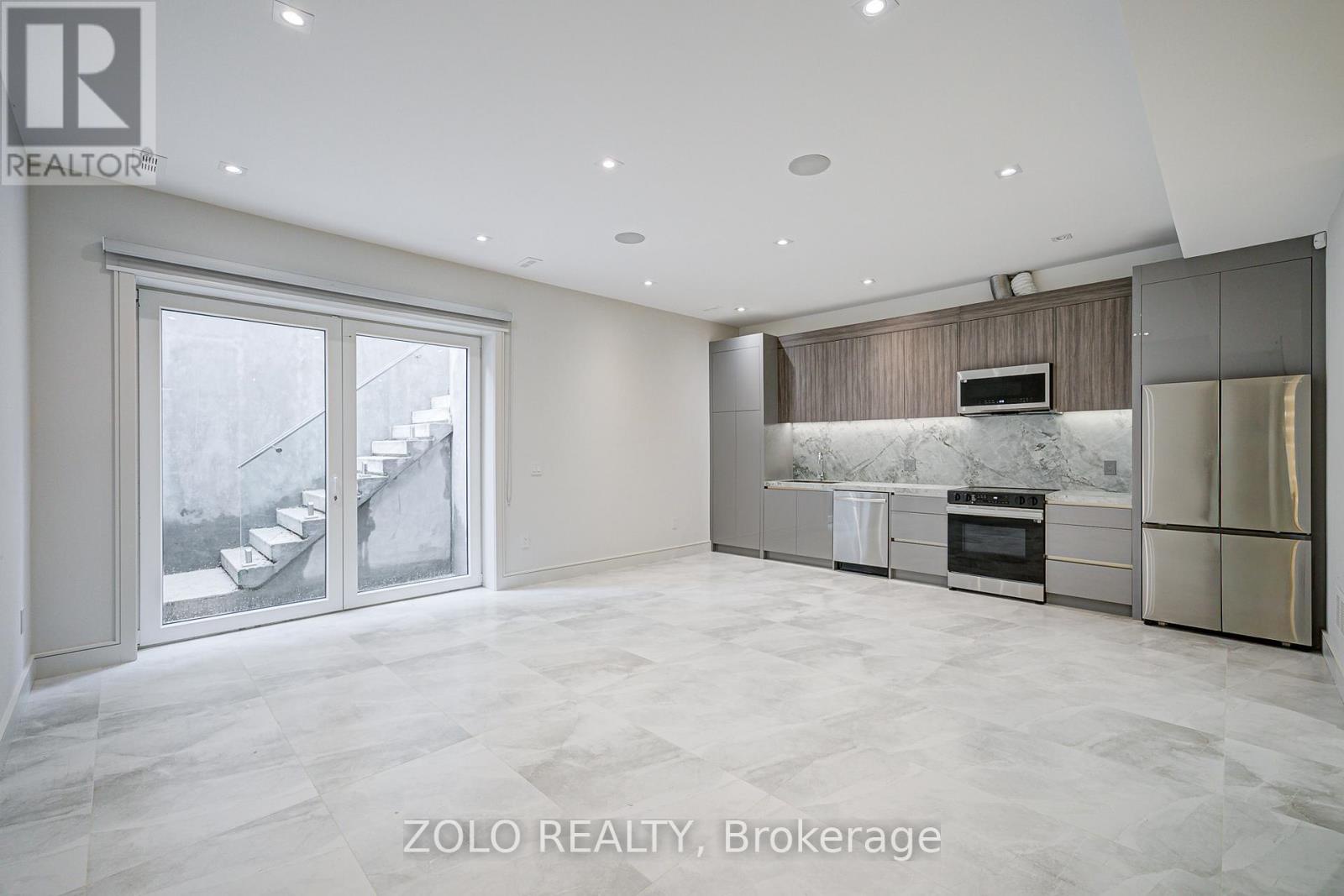 151 Dewbourne Avenue, Toronto (humewood-cedarvale), Ontario