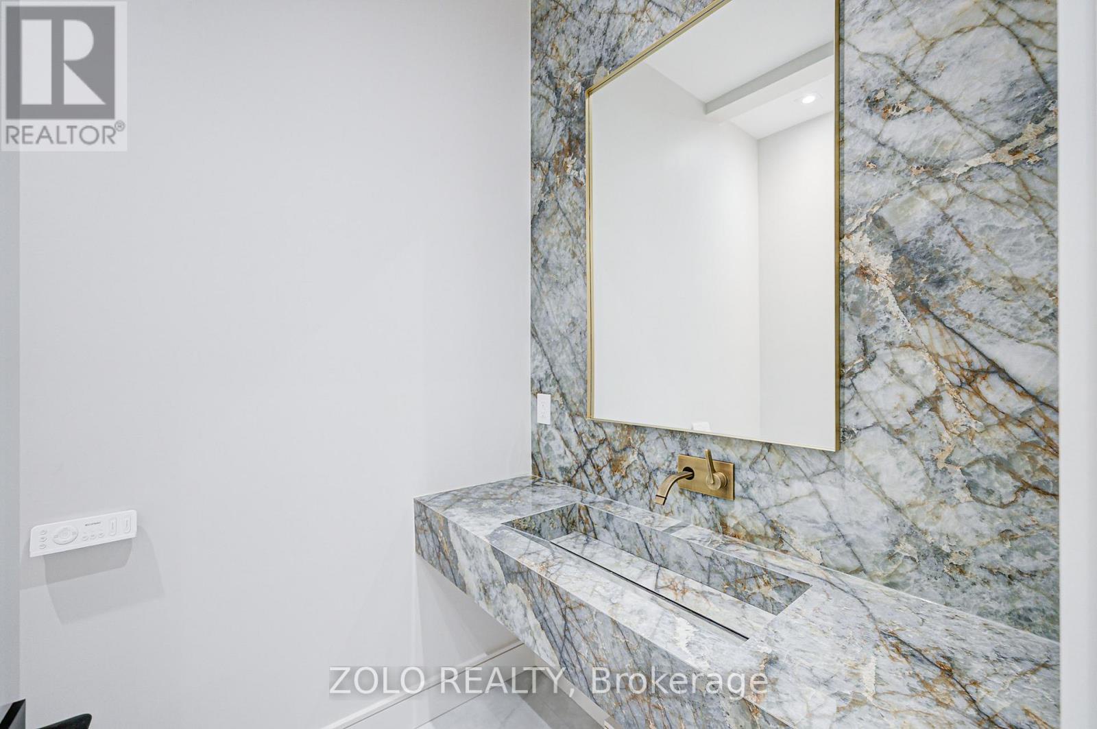 151 Dewbourne Avenue, Toronto (humewood-cedarvale), Ontario