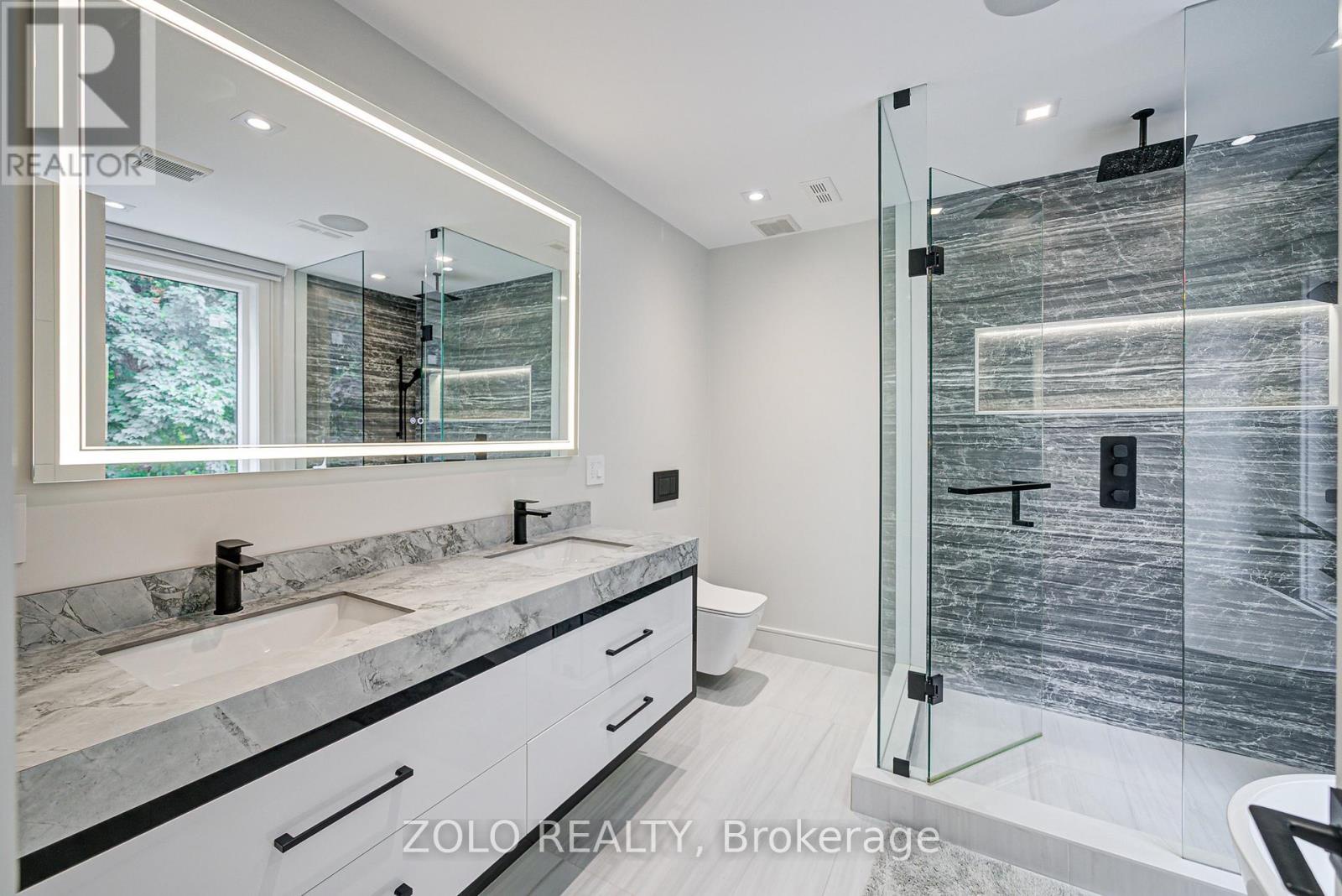 151 Dewbourne Avenue, Toronto (humewood-cedarvale), Ontario