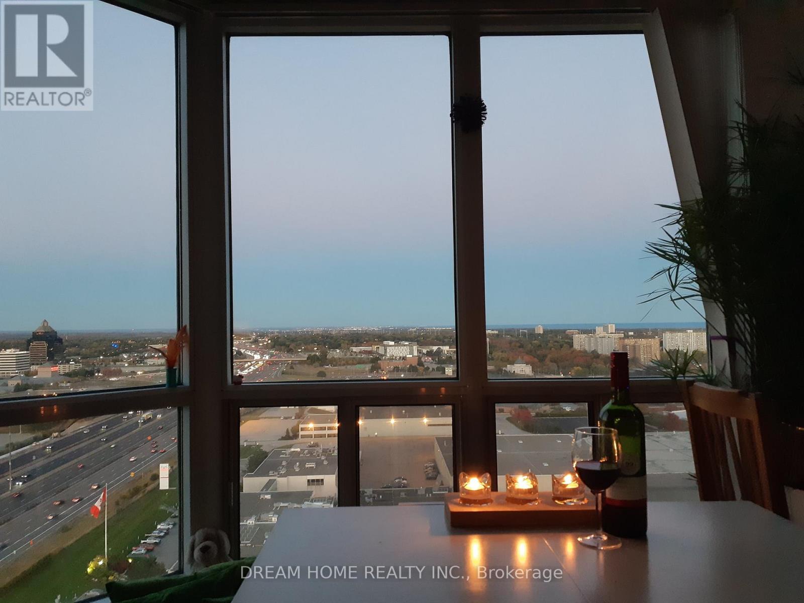 Ph305 - 11 Lee Centre Drive, Toronto (woburn), Ontario