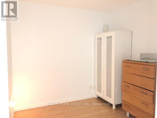 Ph305 - 11 Lee Centre Drive, Toronto (woburn), Ontario