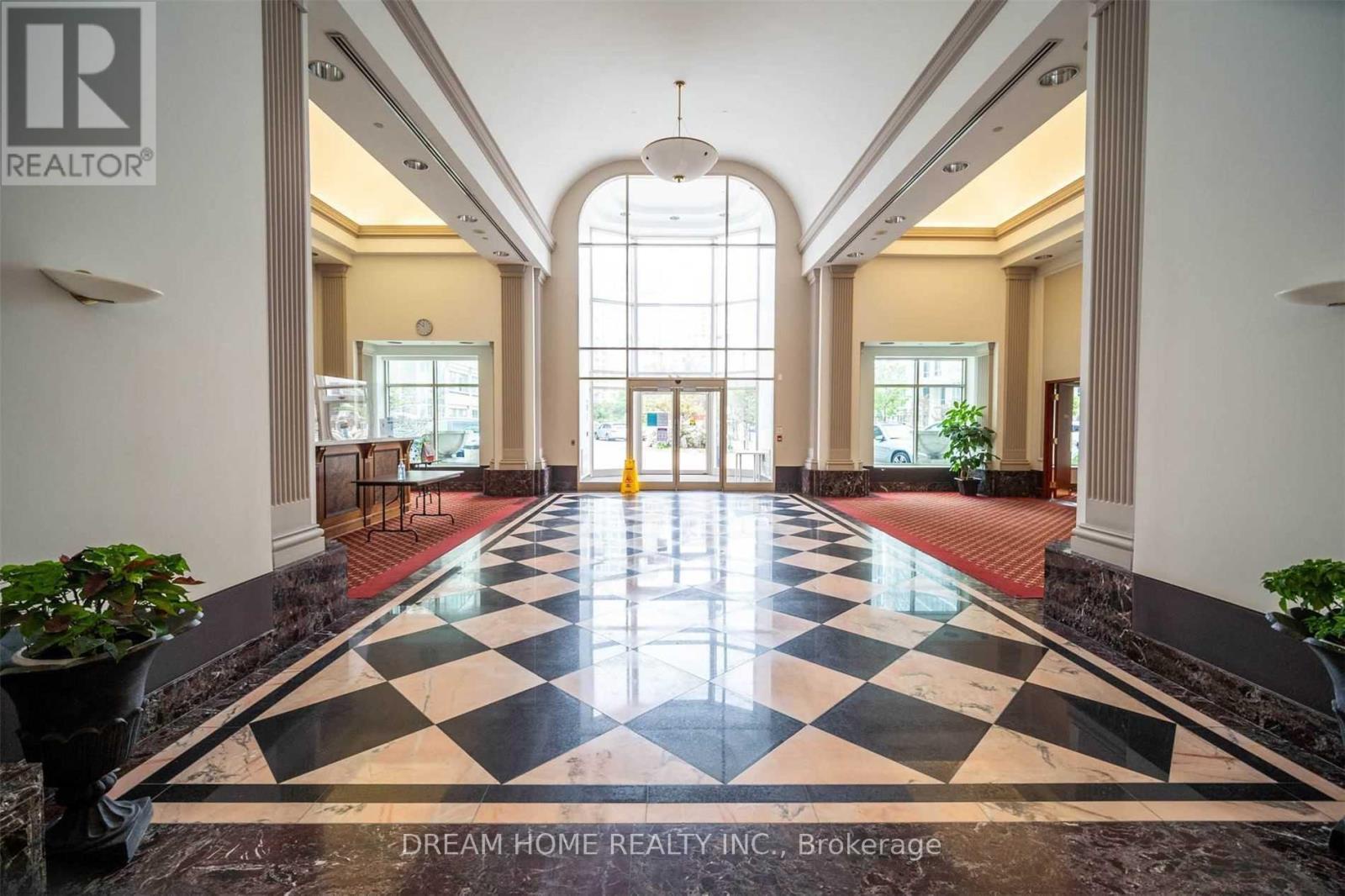 Ph305 - 11 Lee Centre Drive, Toronto (woburn), Ontario