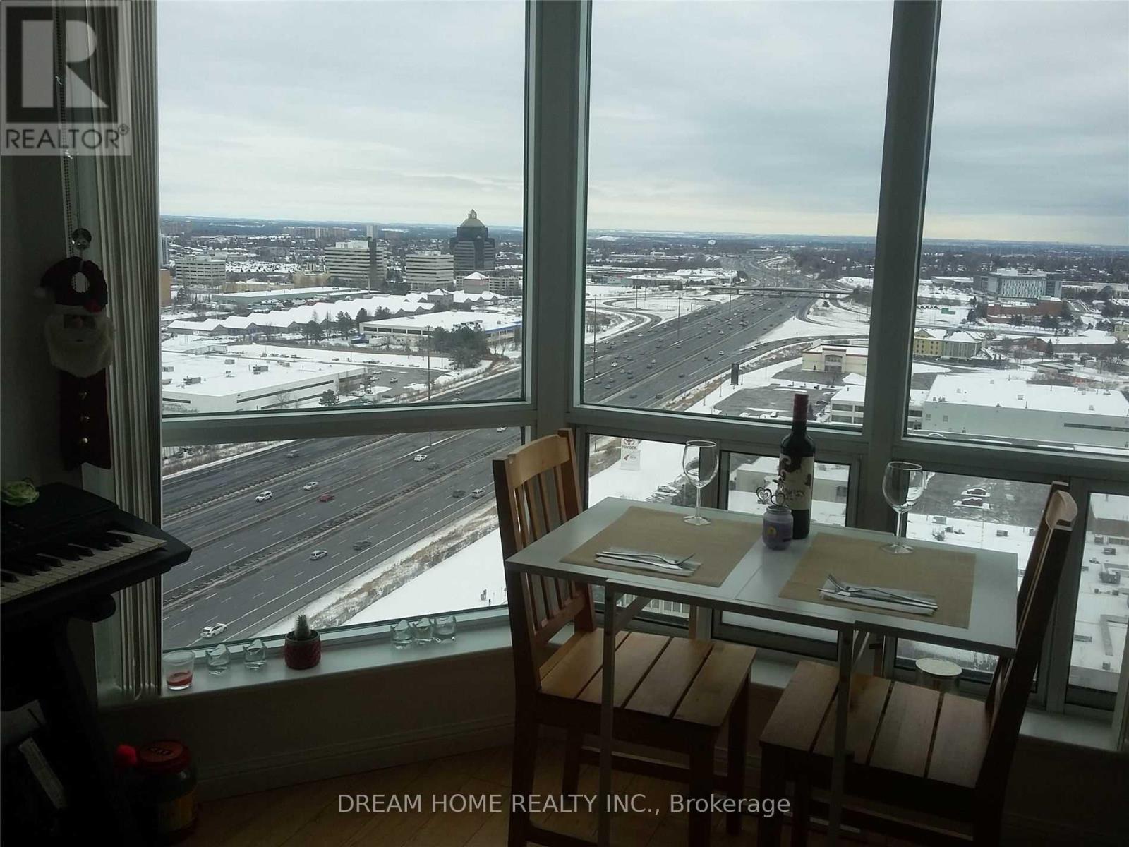 Ph305 - 11 Lee Centre Drive, Toronto (woburn), Ontario