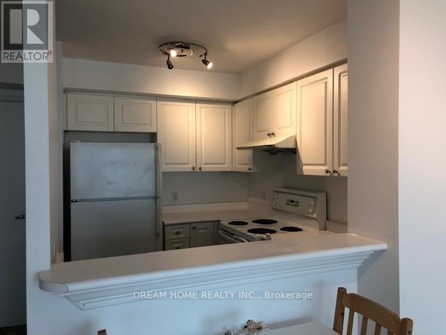 Ph305 - 11 Lee Centre Drive, Toronto (woburn), Ontario