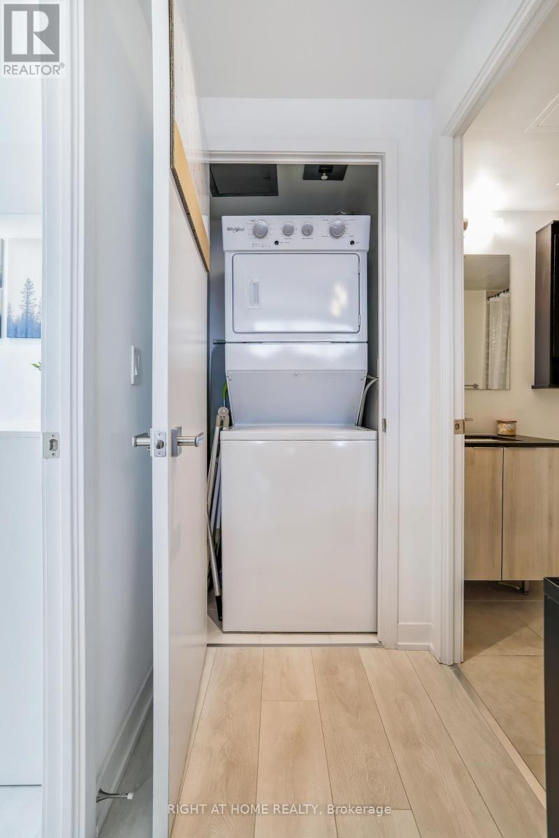 402 - 31 Tippett Road, Toronto (clanton Park), Ontario