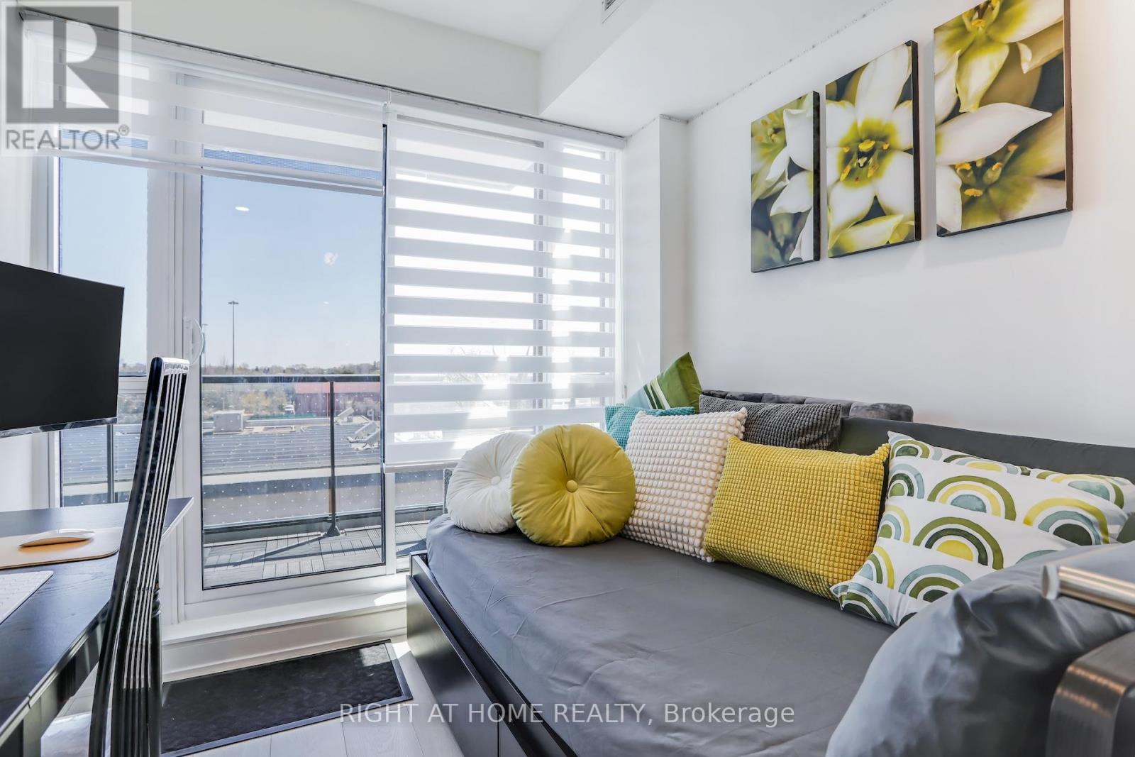 402 - 31 Tippett Road, Toronto (clanton Park), Ontario