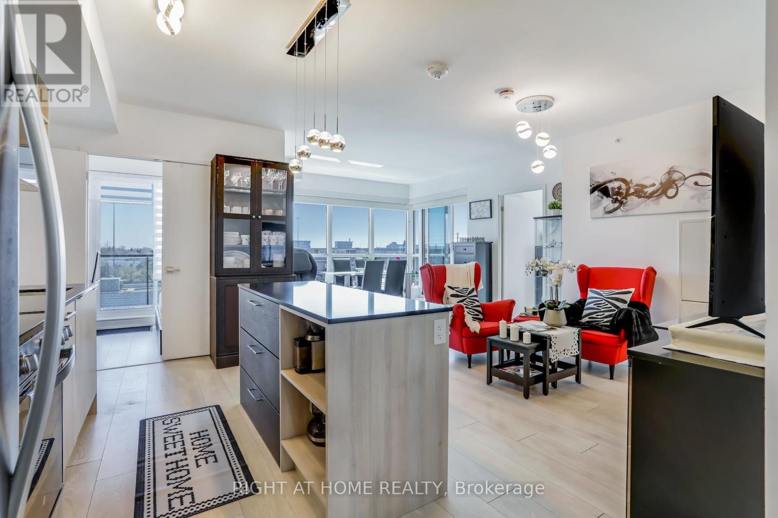 402 - 31 Tippett Road, Toronto (clanton Park), Ontario