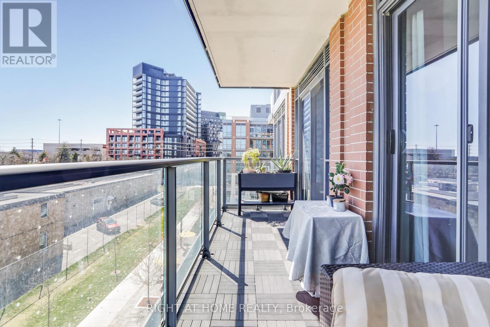 402 - 31 Tippett Road, Toronto (clanton Park), Ontario