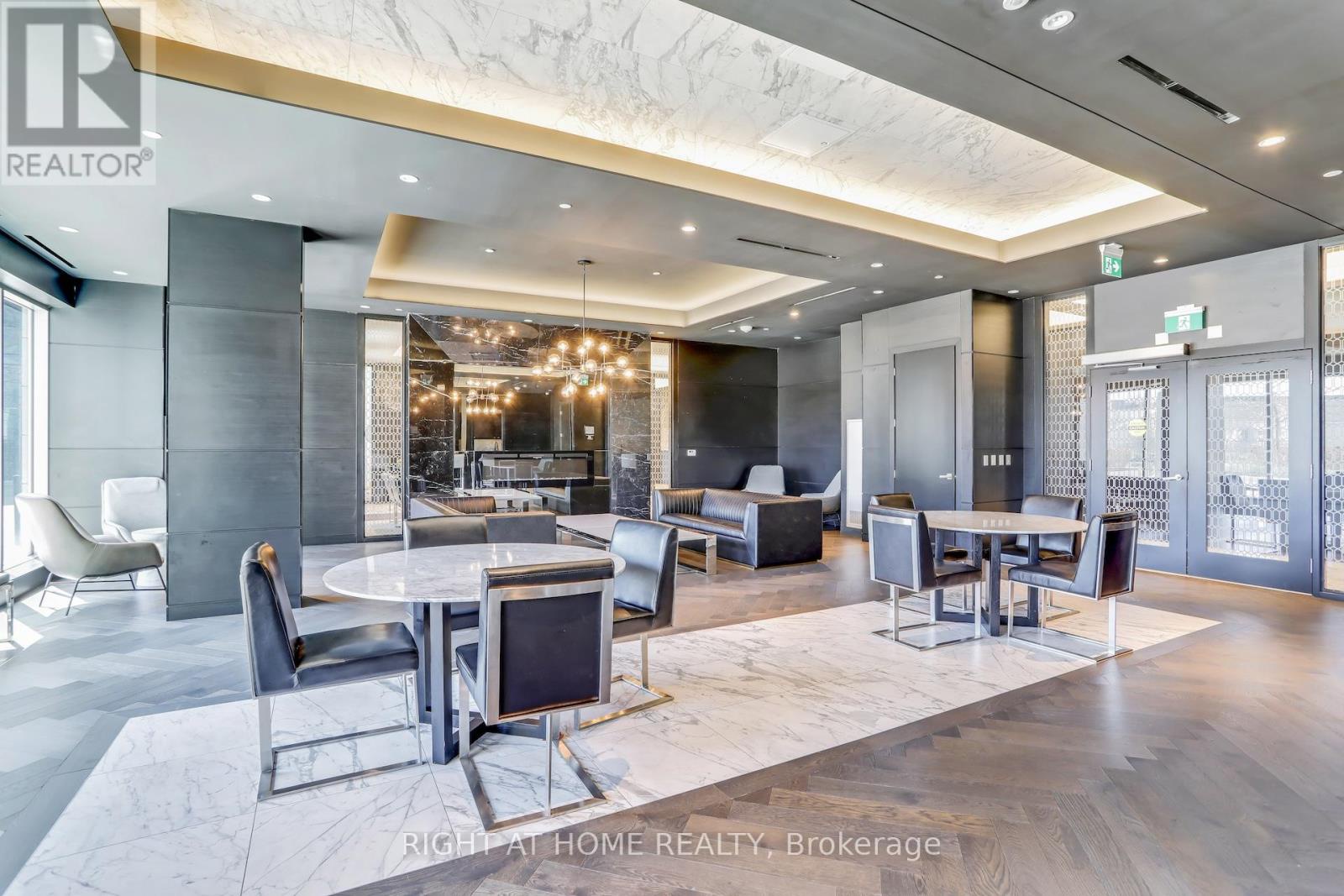 402 - 31 Tippett Road, Toronto (clanton Park), Ontario