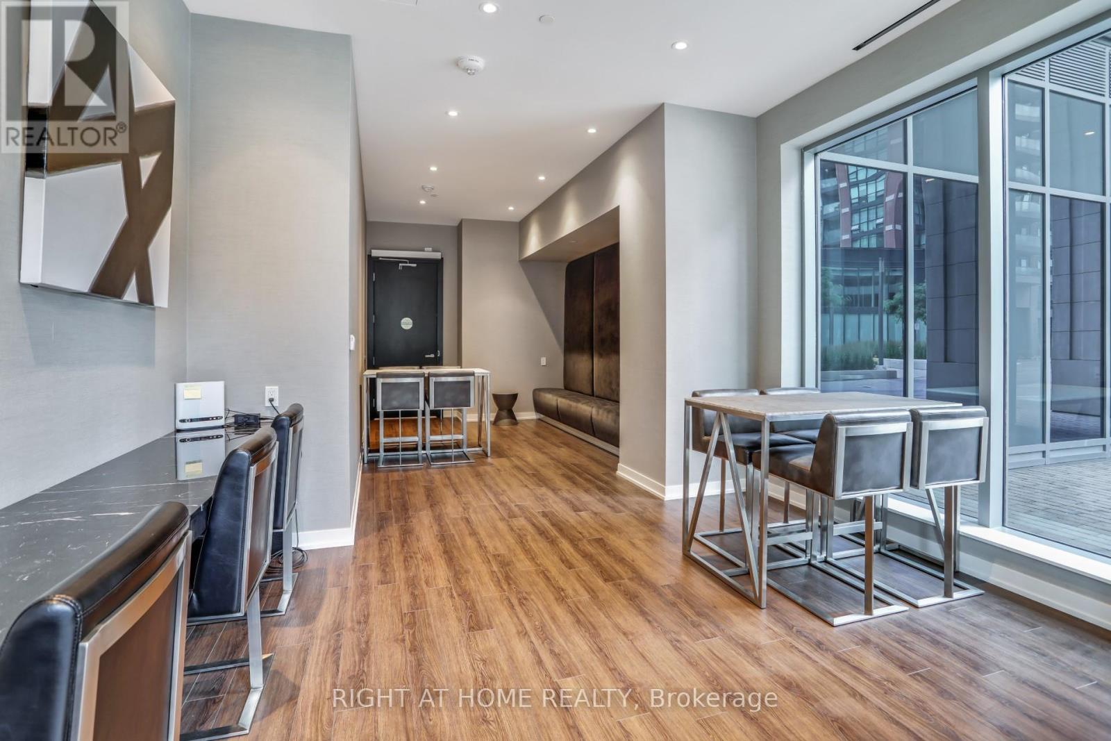 402 - 31 Tippett Road, Toronto (clanton Park), Ontario