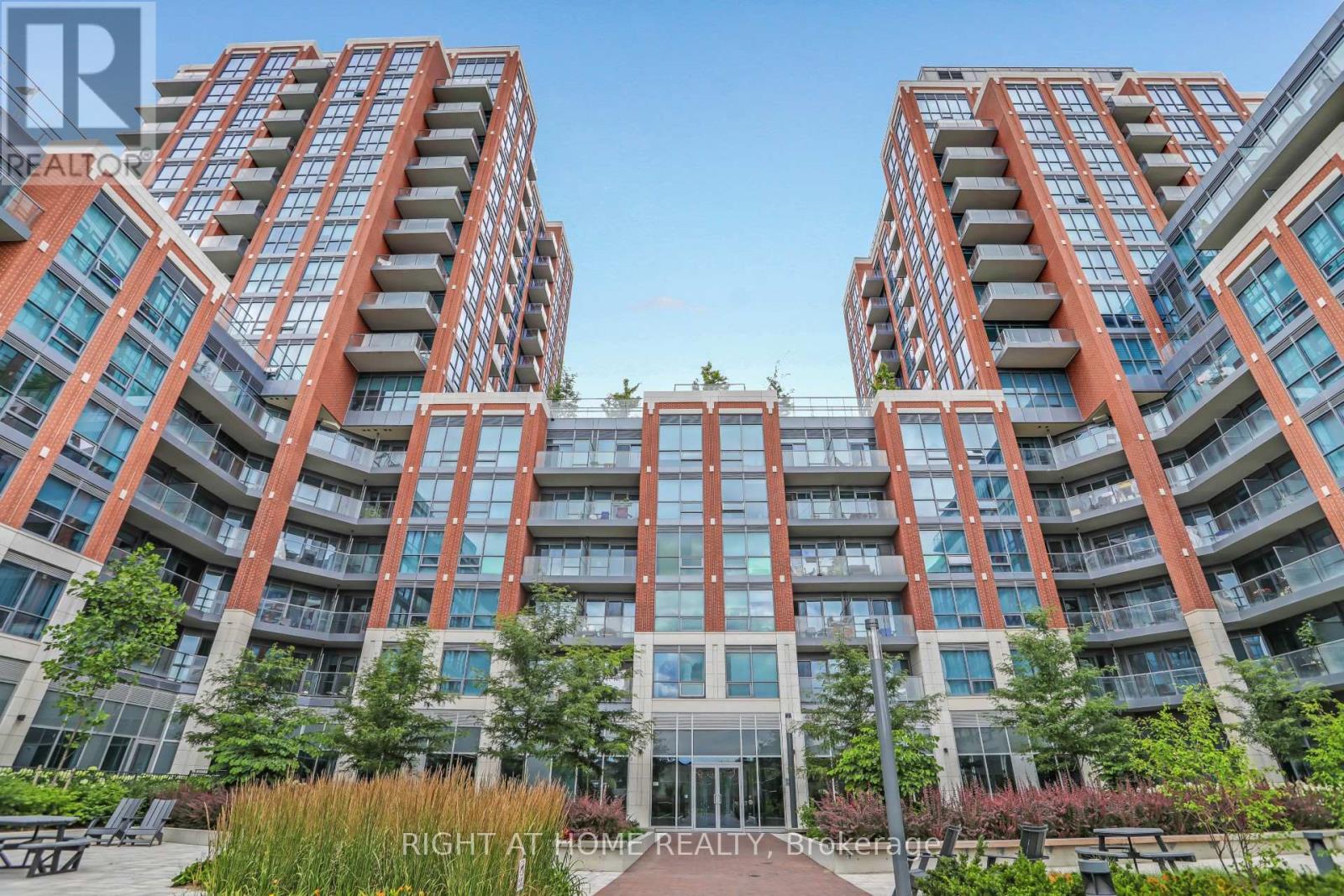 402 - 31 Tippett Road, Toronto (clanton Park), Ontario