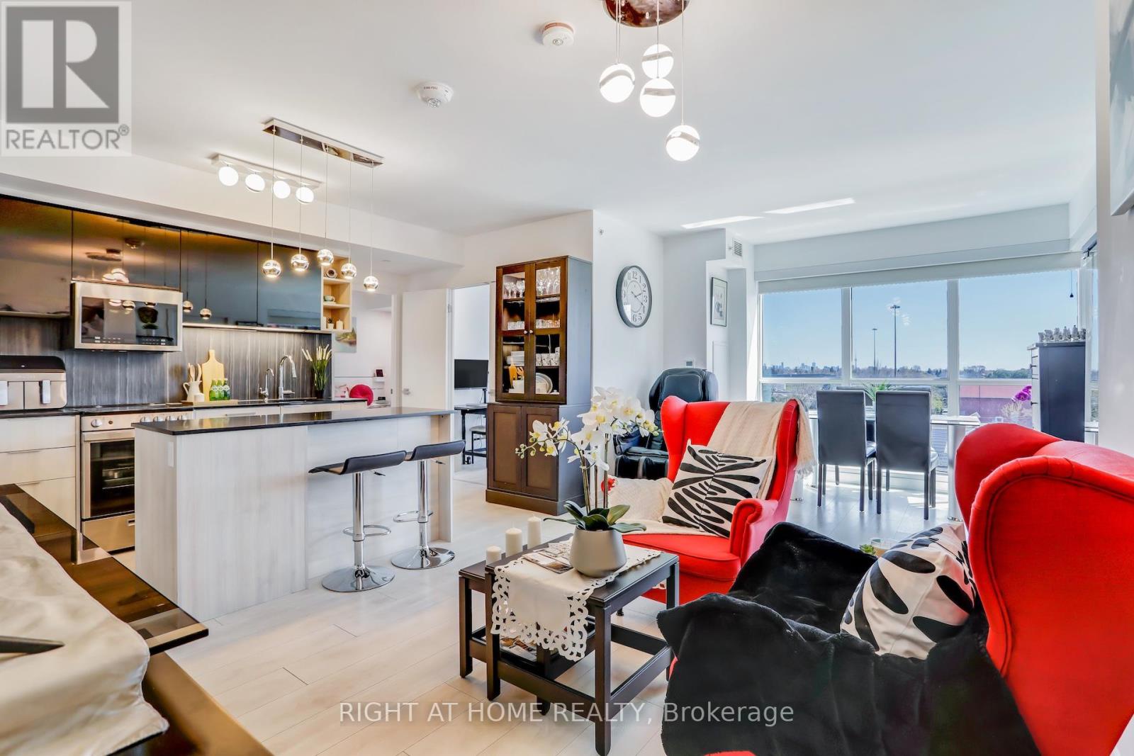 402 - 31 Tippett Road, Toronto (clanton Park), Ontario