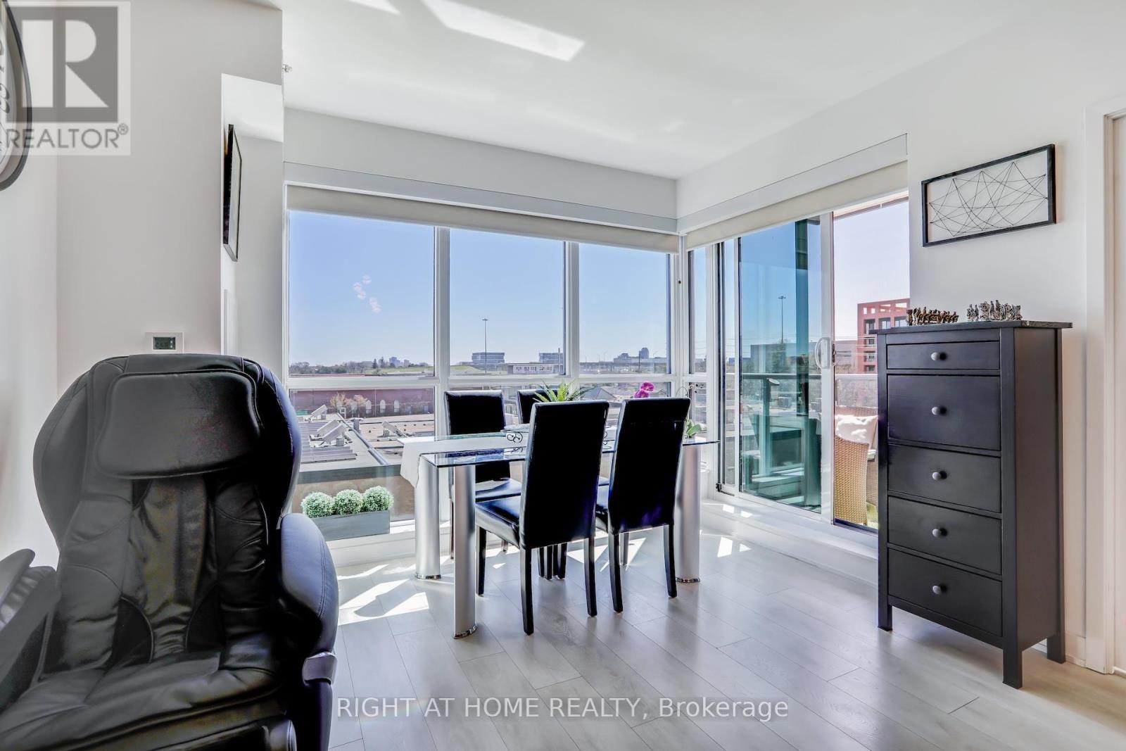 402 - 31 Tippett Road, Toronto (clanton Park), Ontario