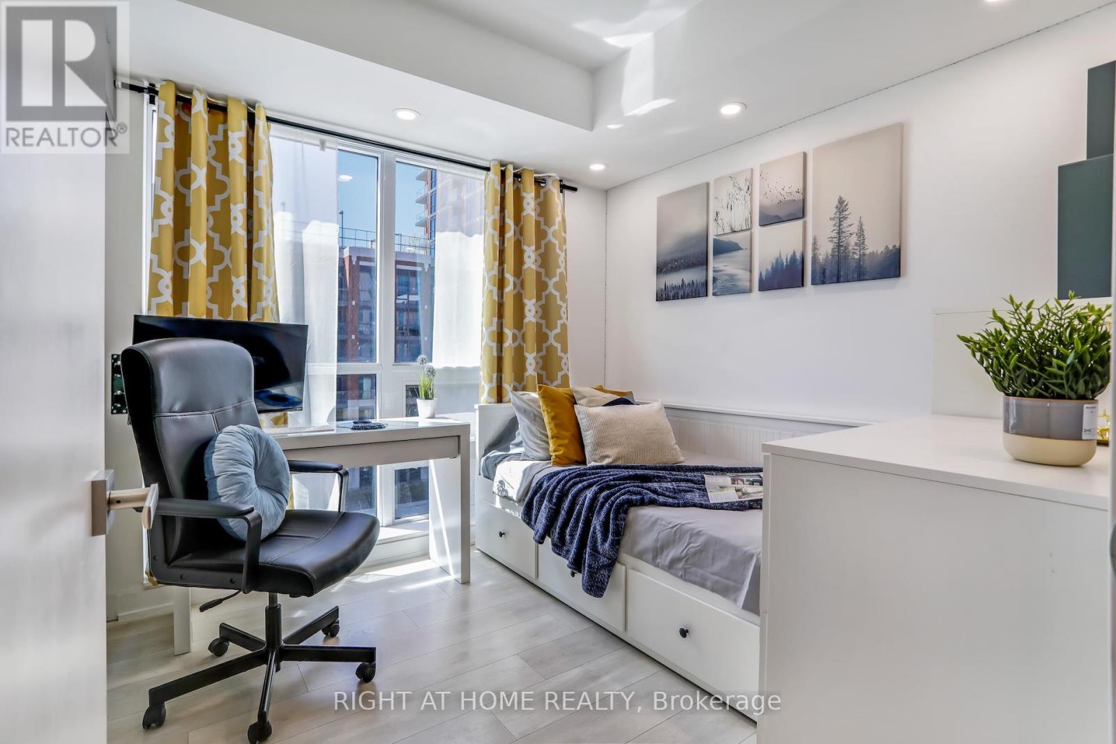 402 - 31 Tippett Road, Toronto (clanton Park), Ontario