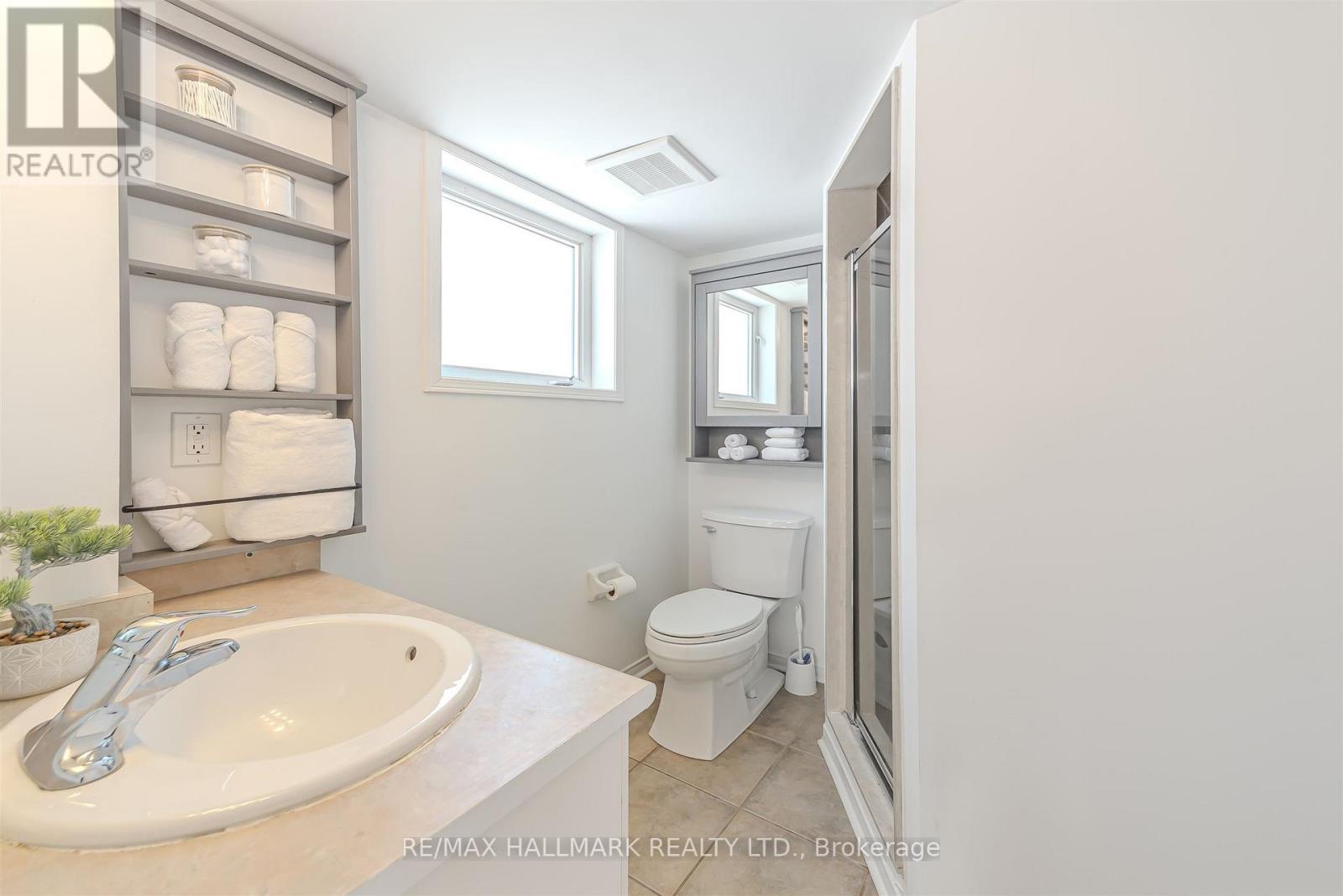 101 - 10 Turntable Crescent, Toronto (dovercourt-wallace Emerson-junction), Ontario