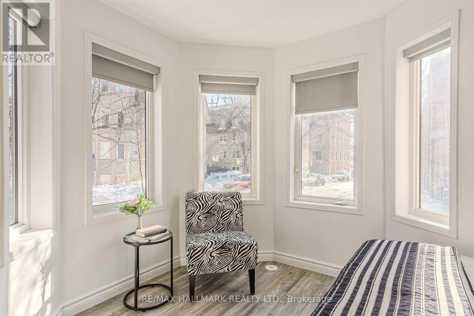 101 - 10 Turntable Crescent, Toronto (dovercourt-wallace Emerson-junction), Ontario