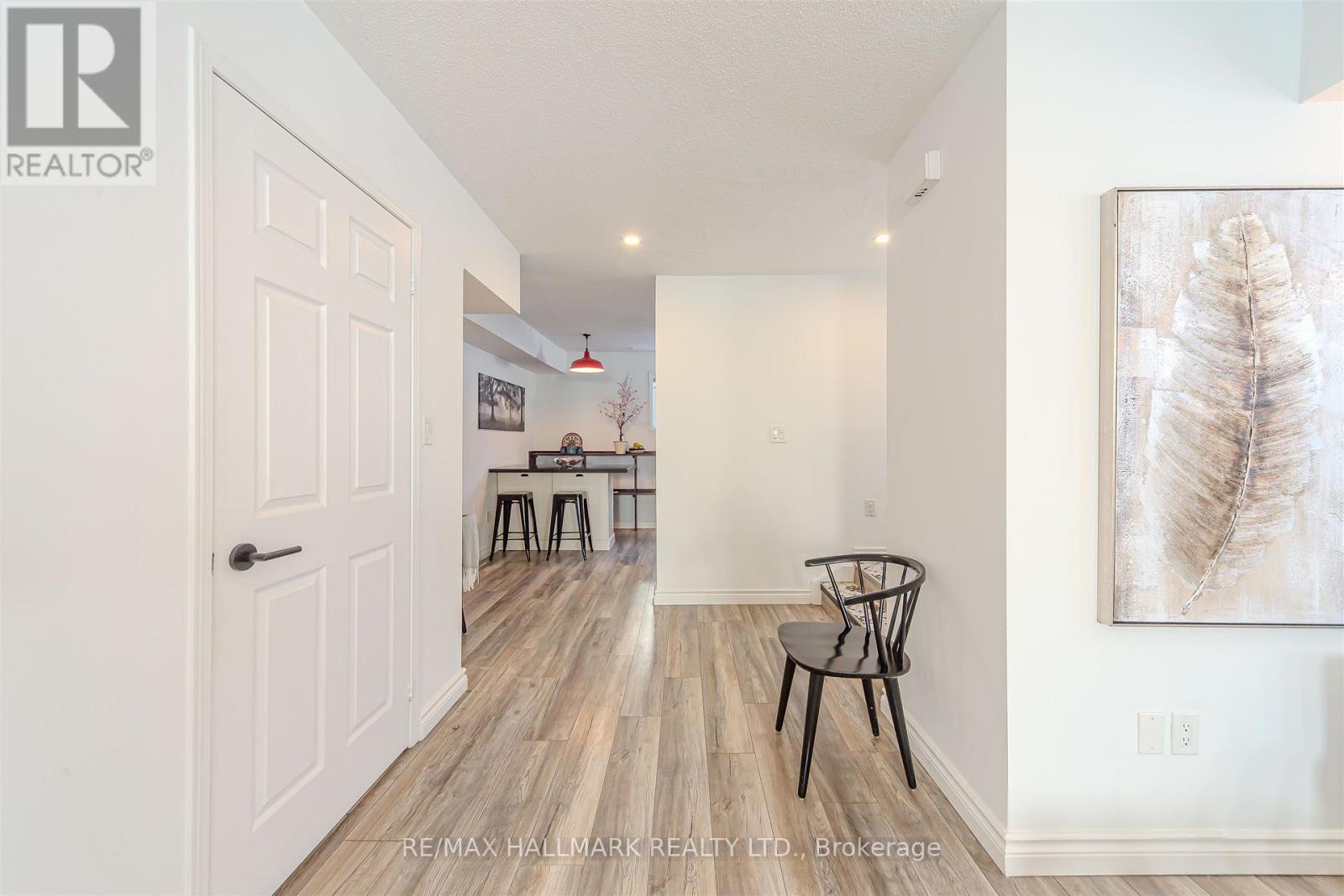 101 - 10 Turntable Crescent, Toronto (dovercourt-wallace Emerson-junction), Ontario