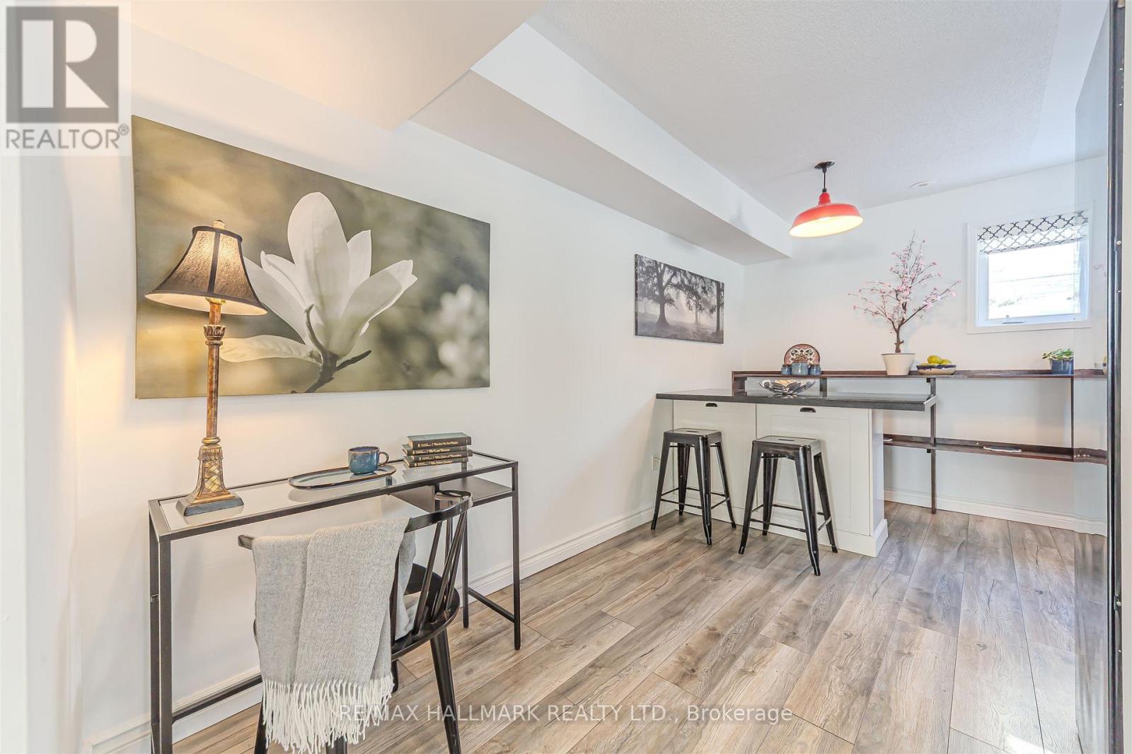 101 - 10 Turntable Crescent, Toronto (dovercourt-wallace Emerson-junction), Ontario