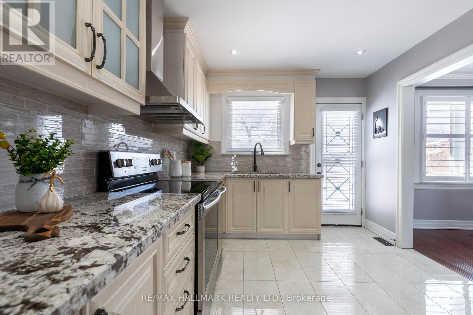 16 Marblehead Road, Toronto (kingsview Village-the Westway), Ontario