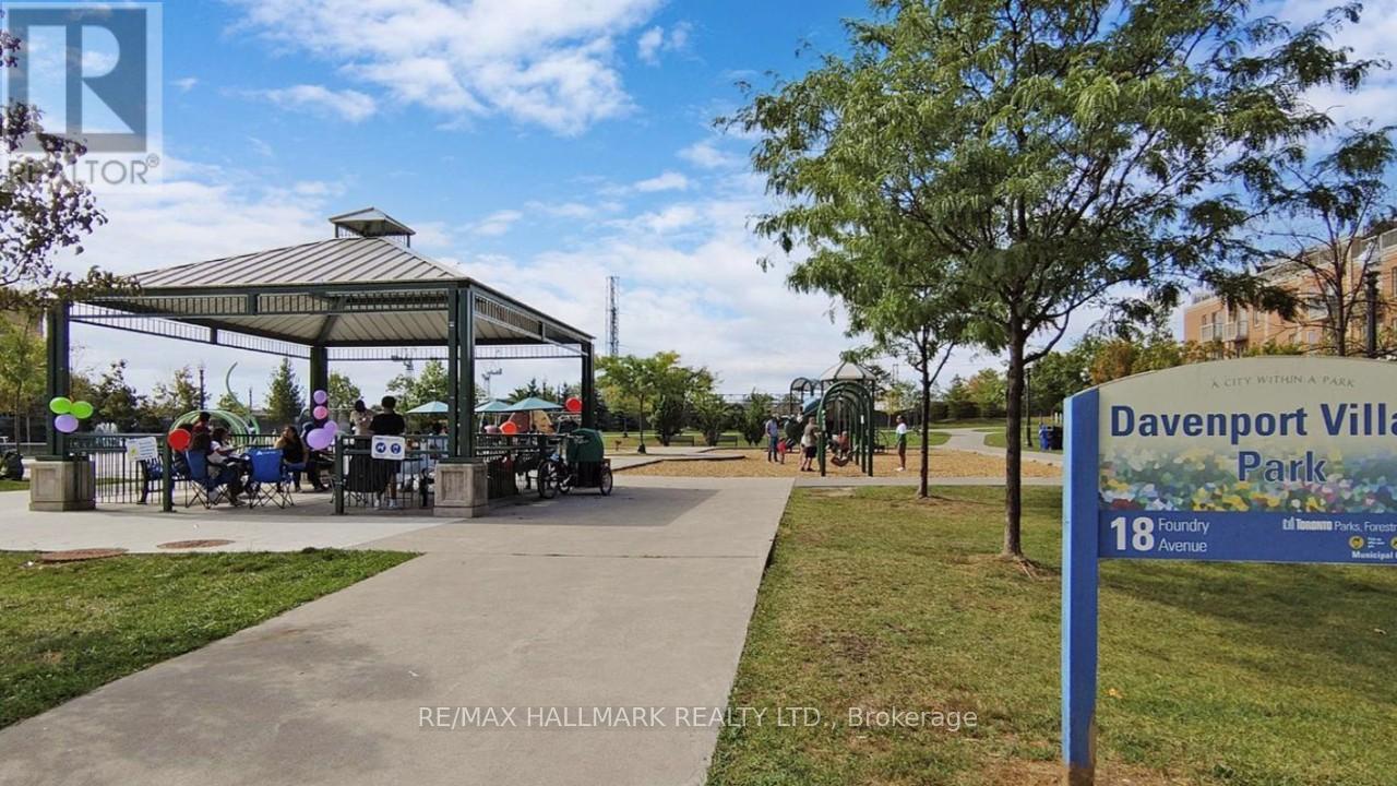 101 - 10 Turntable Crescent, Toronto (dovercourt-wallace Emerson-junction), Ontario