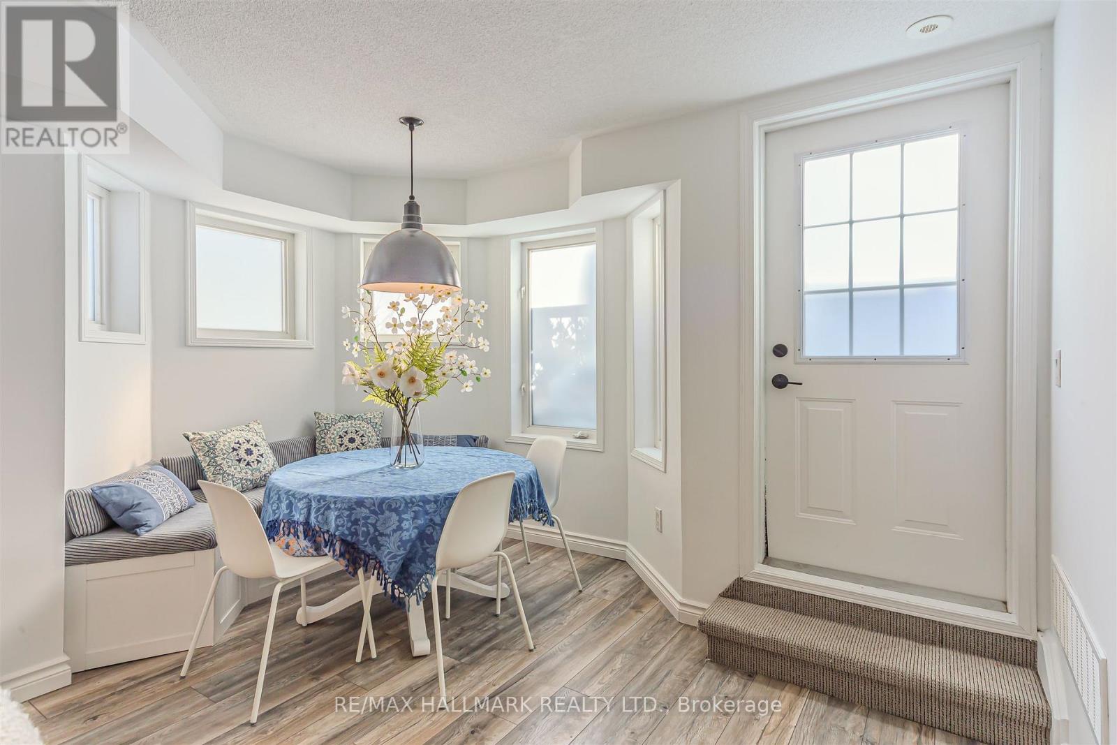 101 - 10 Turntable Crescent, Toronto (dovercourt-wallace Emerson-junction), Ontario