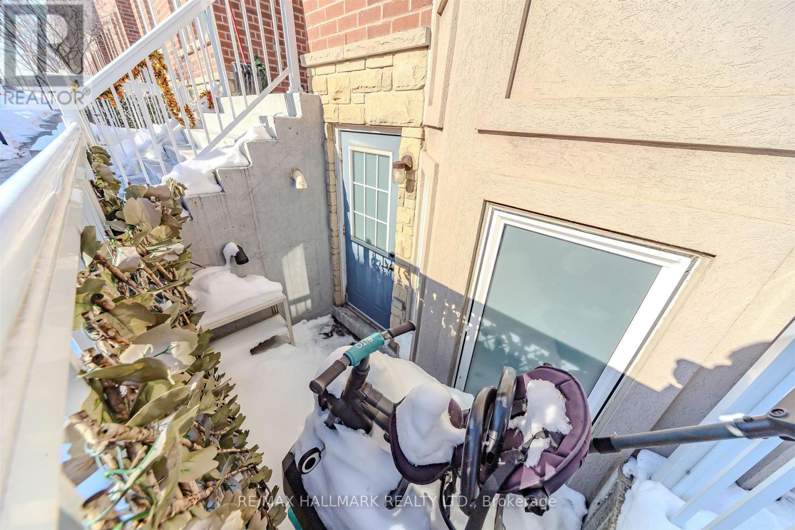 101 - 10 Turntable Crescent, Toronto (dovercourt-wallace Emerson-junction), Ontario