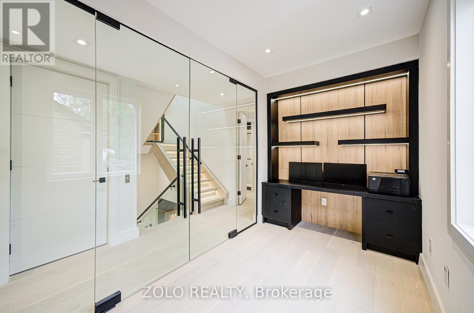 151 Dewbourne Avenue, Toronto (humewood-cedarvale), Ontario