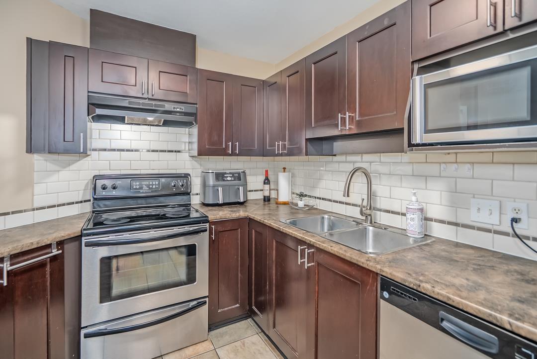 401 33738 King Road, Abbotsford, British Columbia