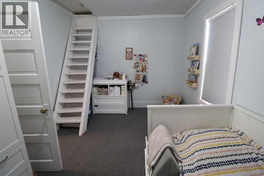 317 4 St, Bow Island, Alberta