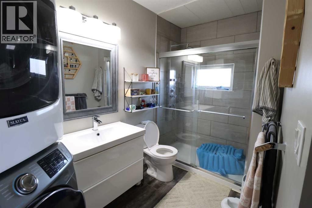 317 4 St, Bow Island, Alberta