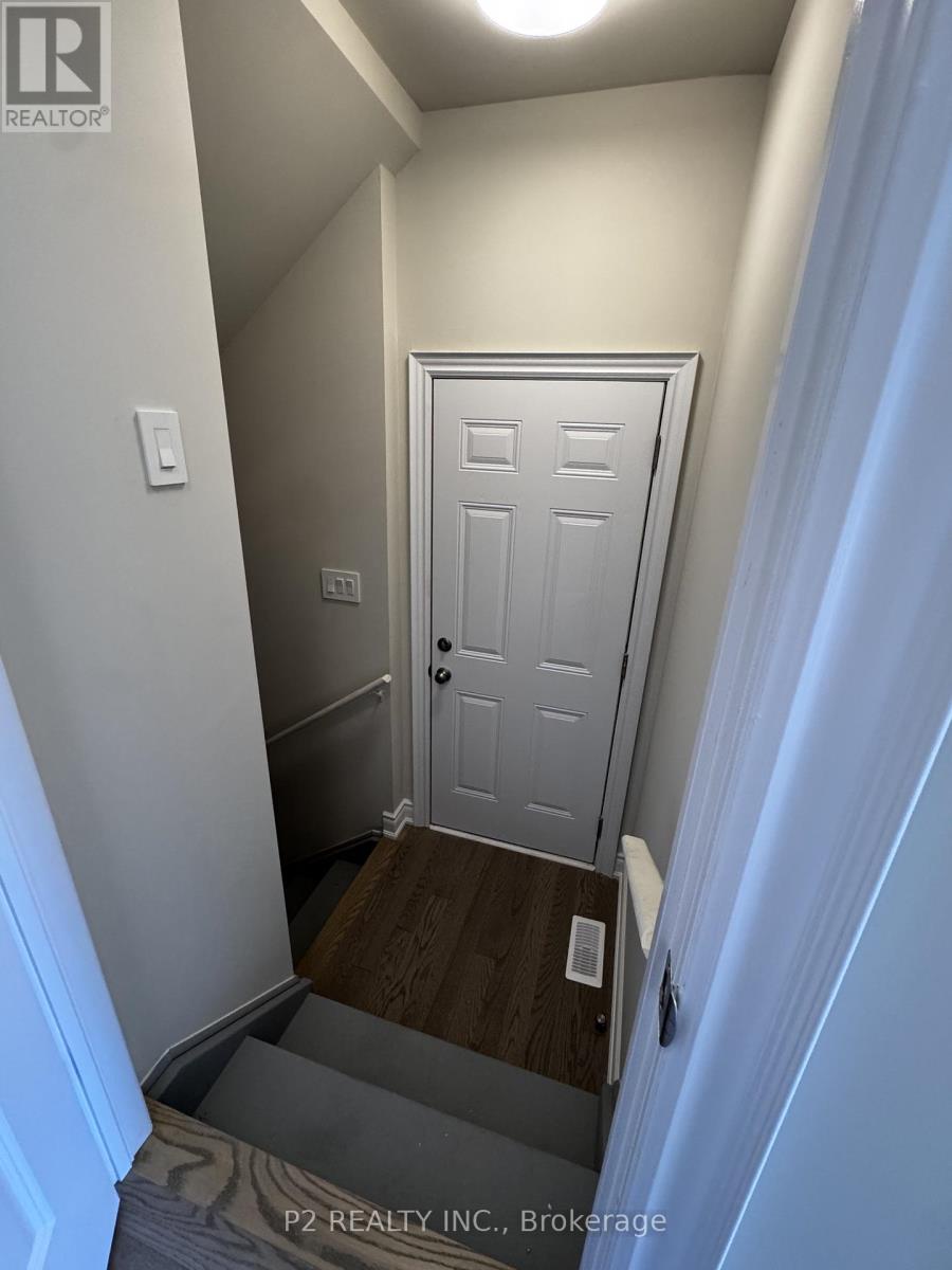 25 Periwinkle Road, Springwater (midhurst), Ontario