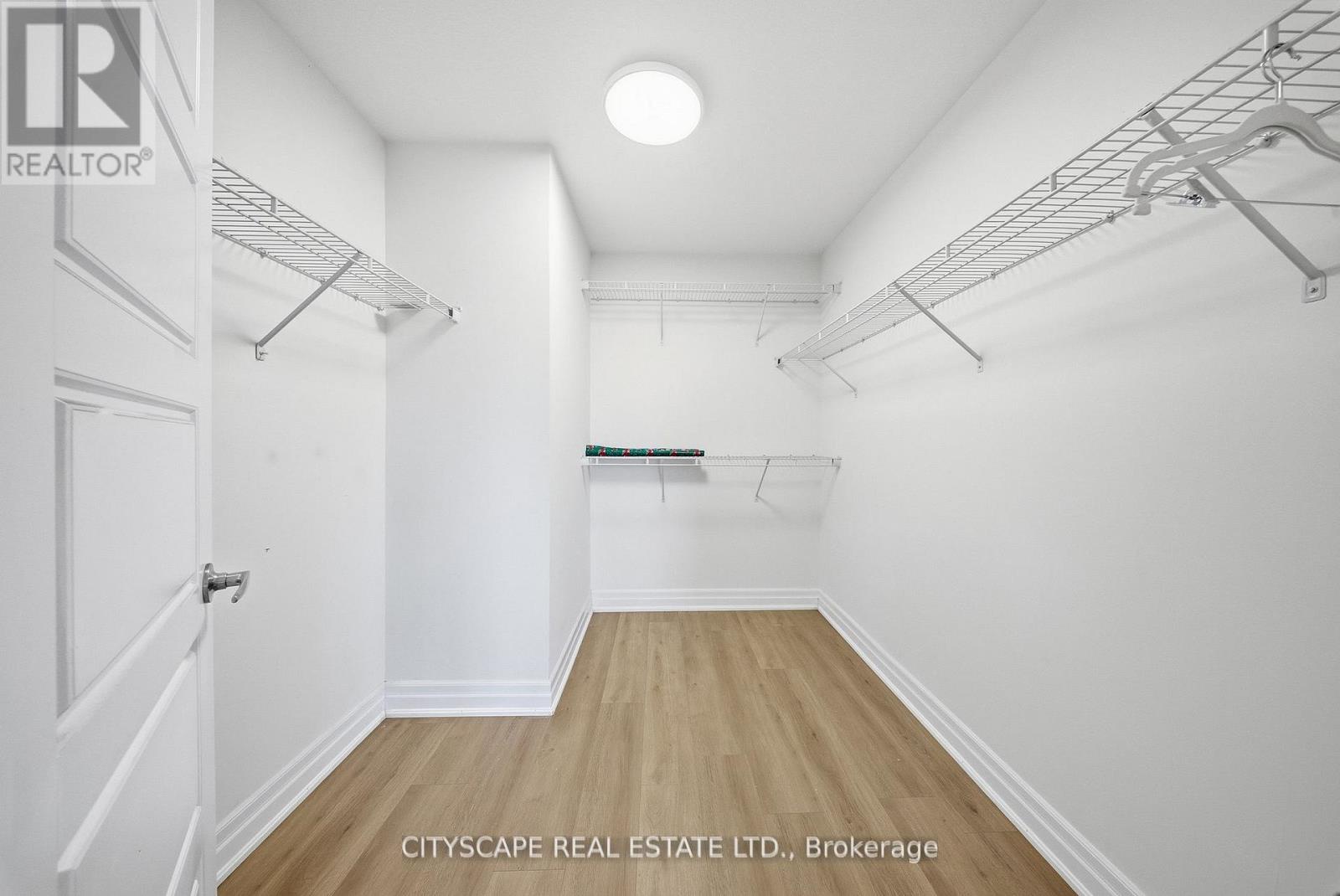 28 Celano Drive, Hamilton (waterdown), Ontario