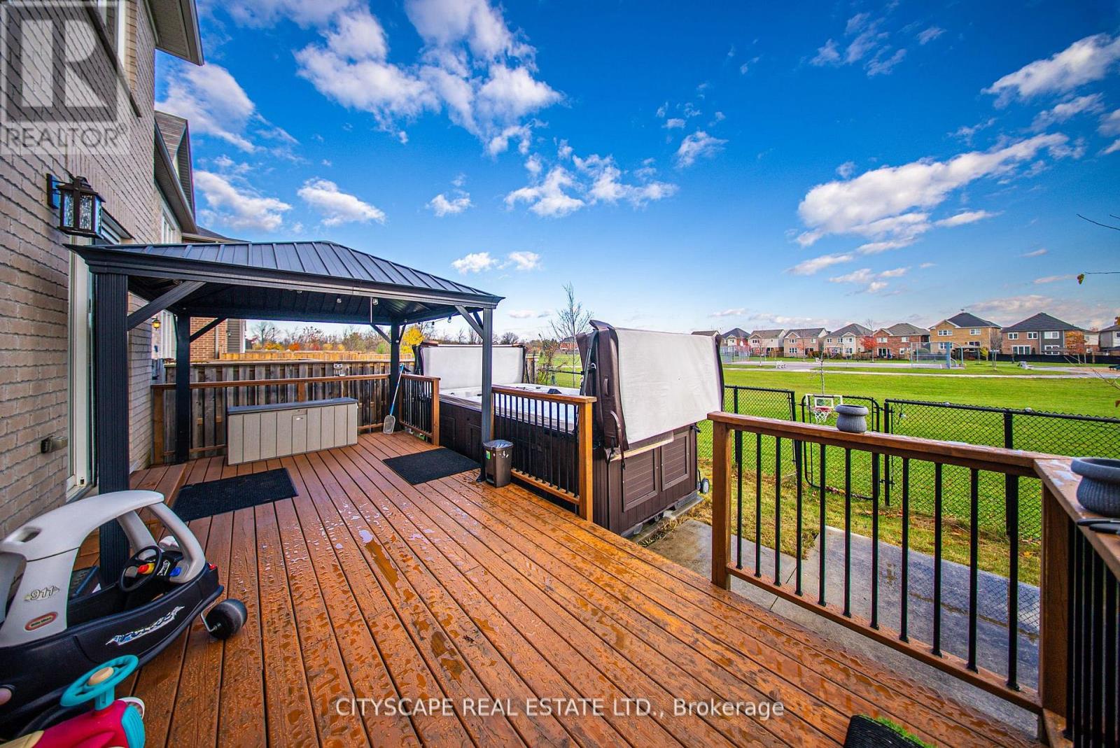 28 Celano Drive, Hamilton (waterdown), Ontario