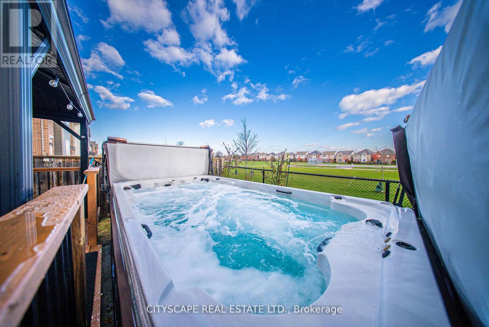 28 Celano Drive, Hamilton (waterdown), Ontario