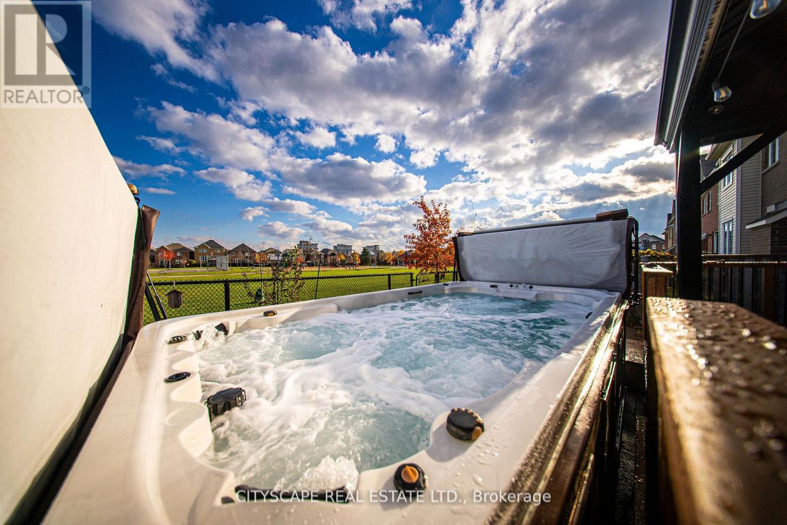 28 Celano Drive, Hamilton (waterdown), Ontario