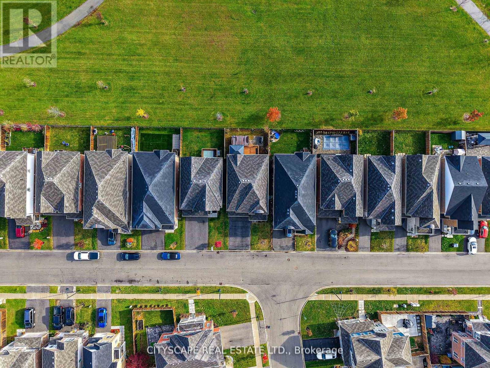 28 Celano Drive, Hamilton (waterdown), Ontario