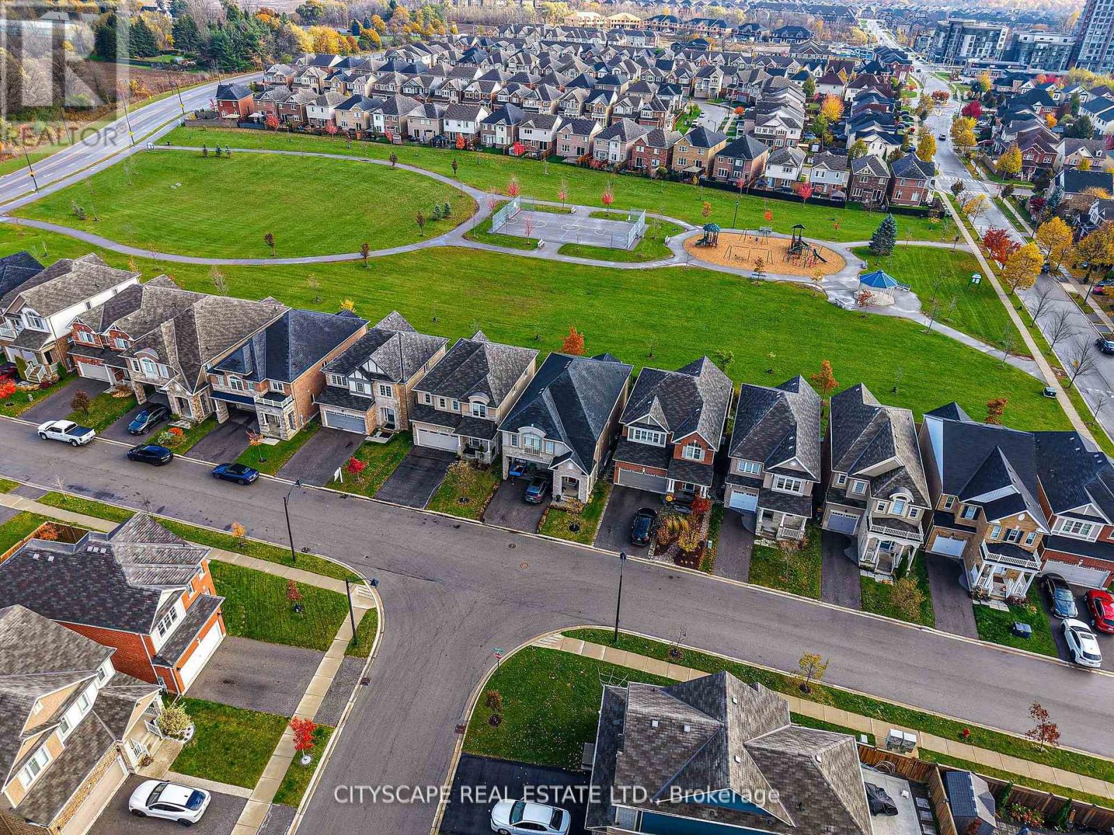 28 Celano Drive, Hamilton (waterdown), Ontario