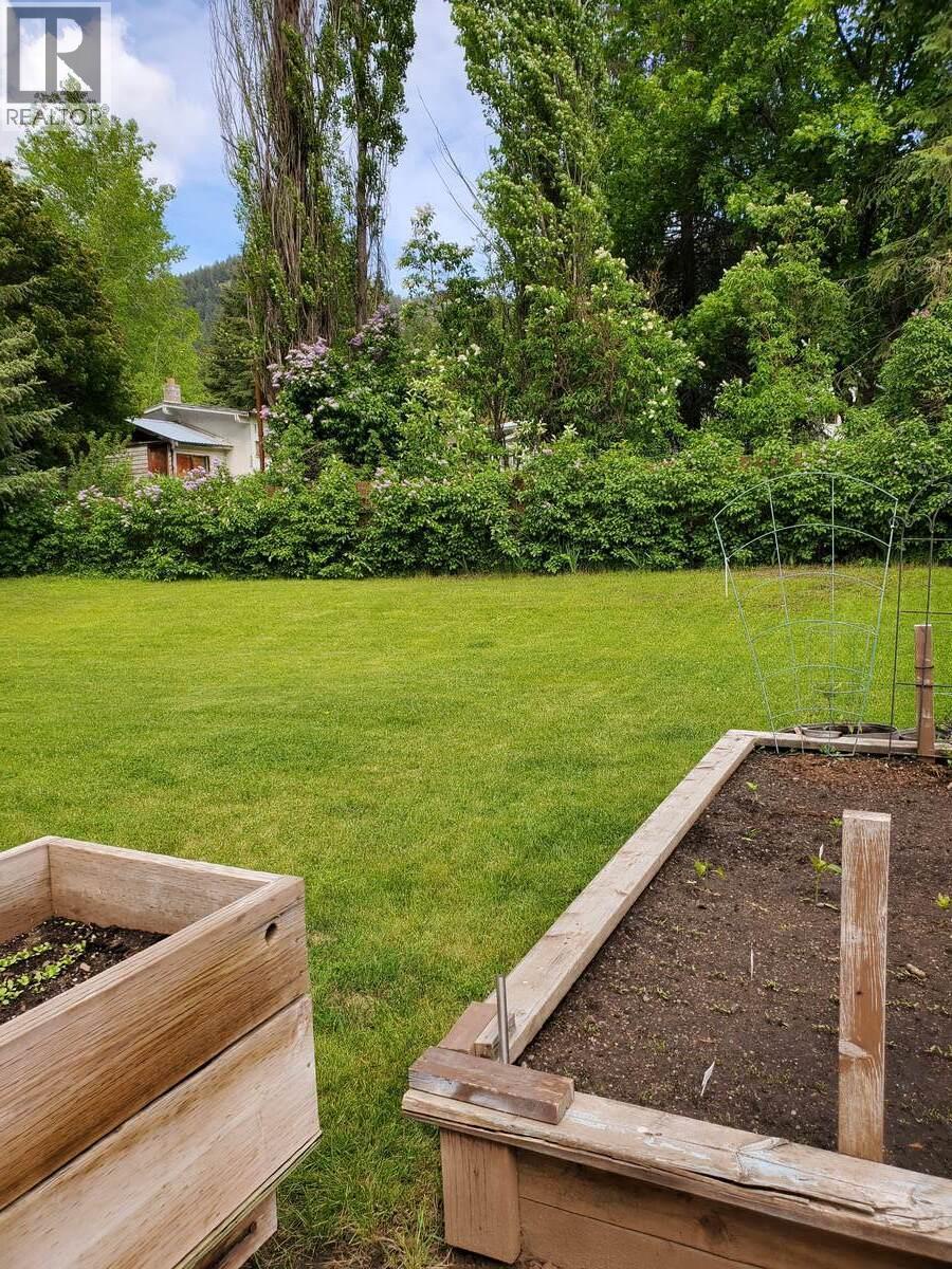 868 North Kimberley Avenue, Greenwood, British Columbia