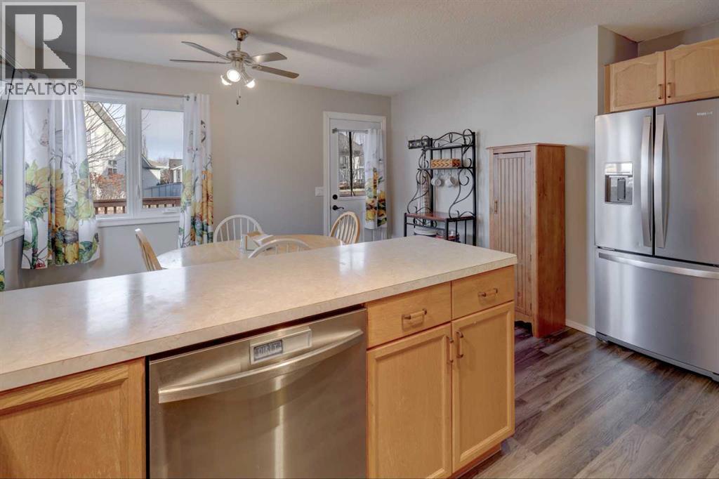 411 Strathford Boulevard, Strathmore, Alberta