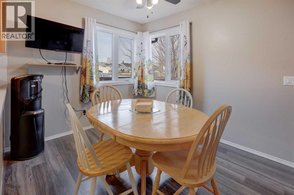 411 Strathford Boulevard, Strathmore, Alberta